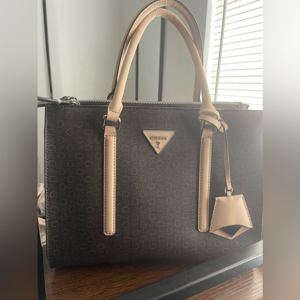 GUESS Tote Bag